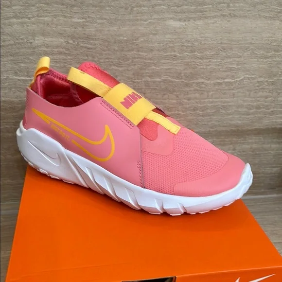 NIKE NIB Girls Size 4.5 Flex Runner 2 Coral Citron Sneakers Athletic Shoes - Picture 3 of 12